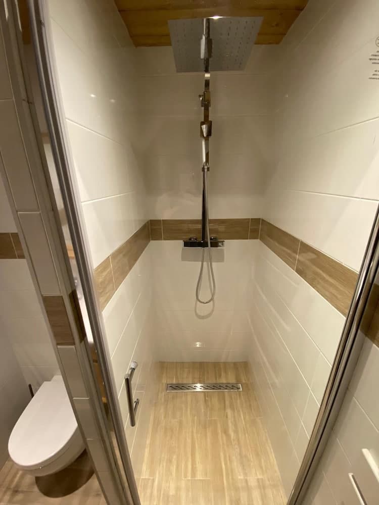 Bathroom shower