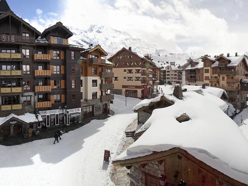 Snow and ski sports