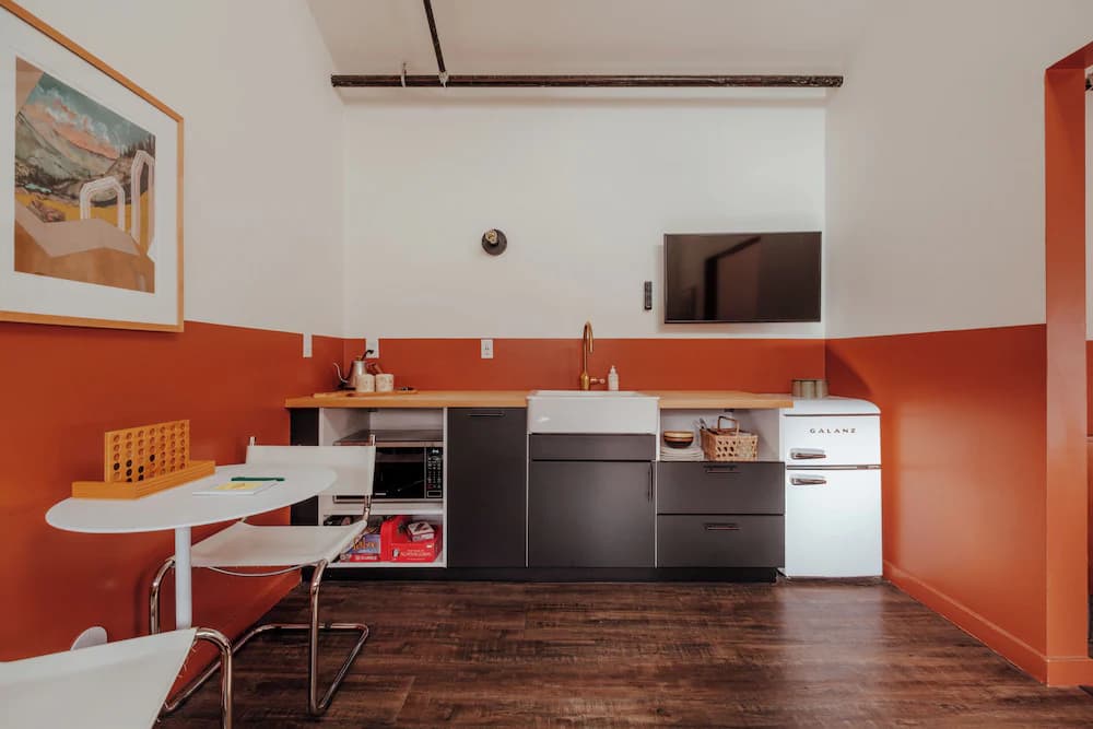 Private kitchenette
