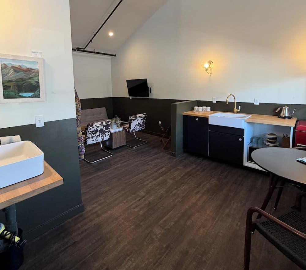 Private kitchenette