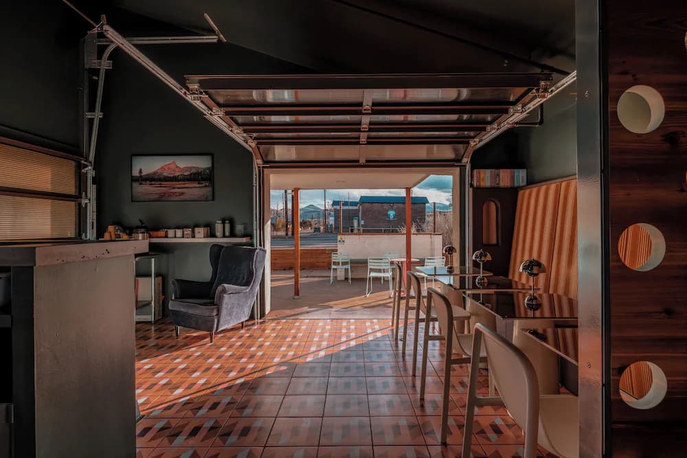 Coffee shop