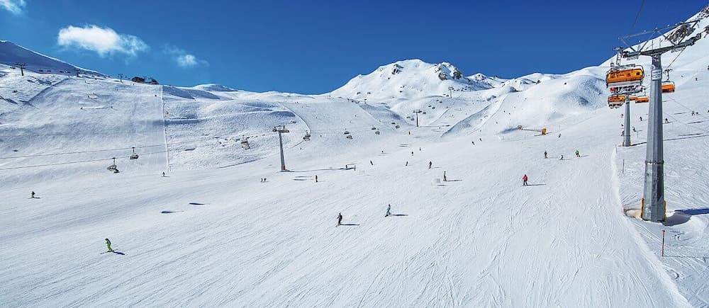Snow and ski sports