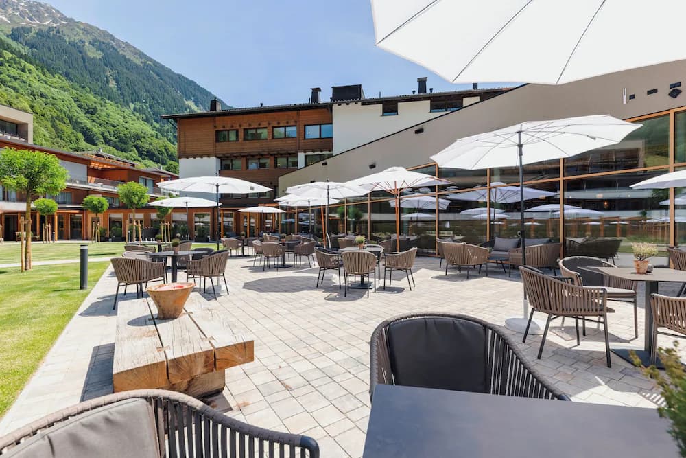 Sundeck