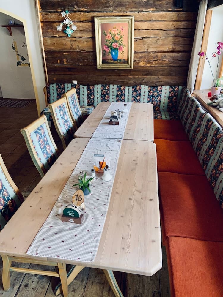 Breakfast area