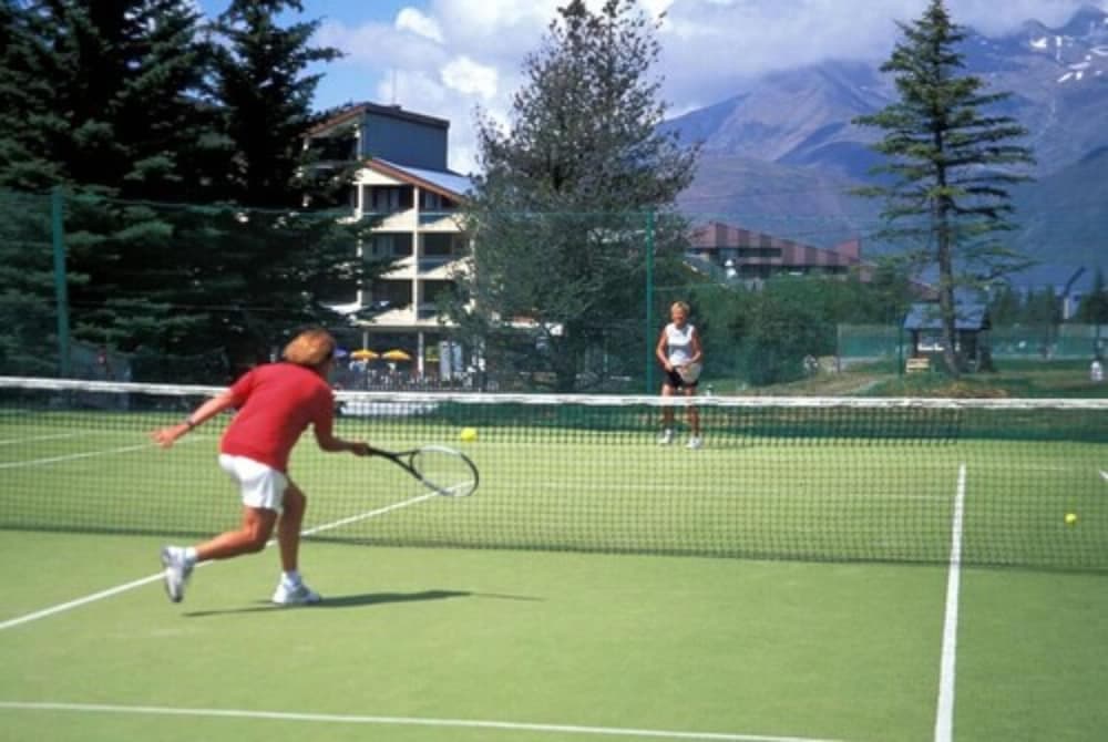 Tennis court