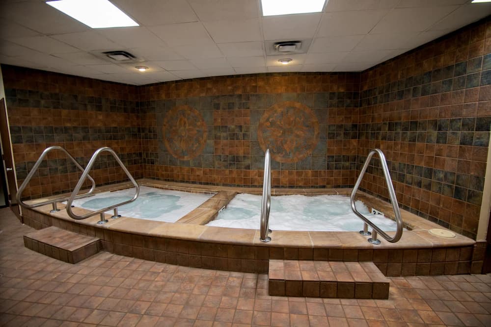 Indoor spa tub