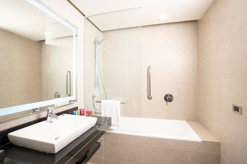 Bathroom shower