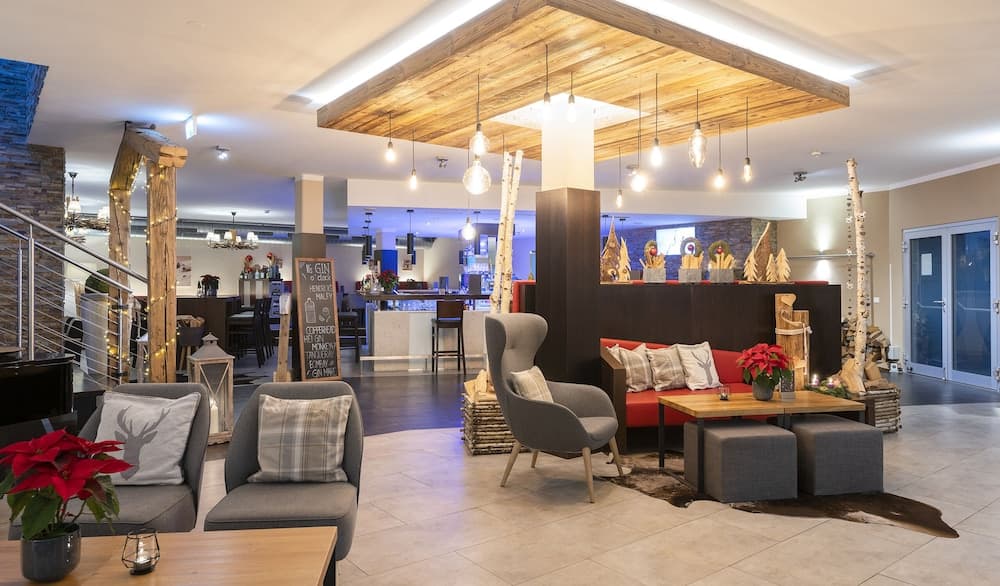 Lobby lounge