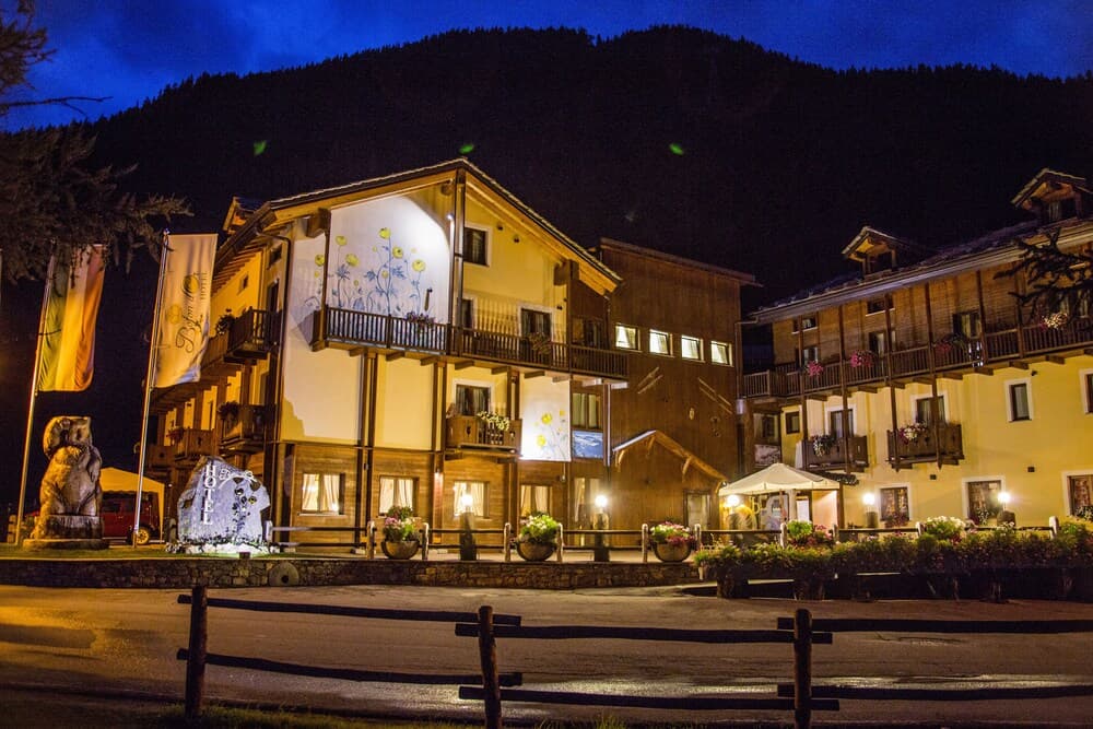 Front of property - evening/night