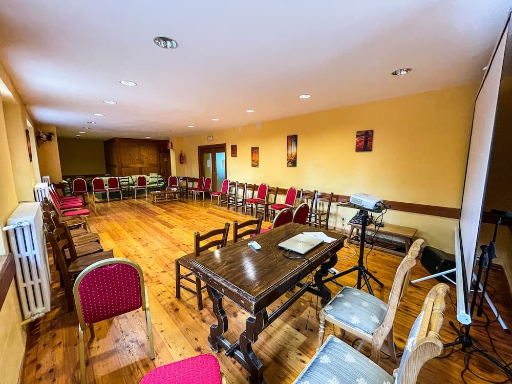Meeting facility