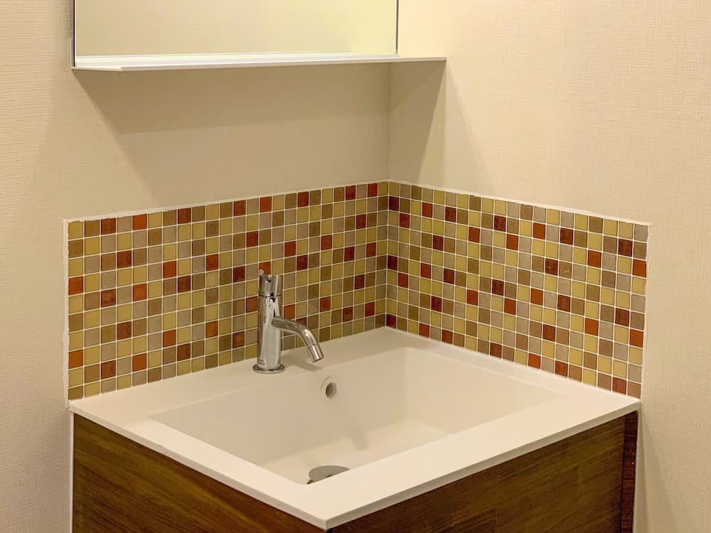 Bathroom sink