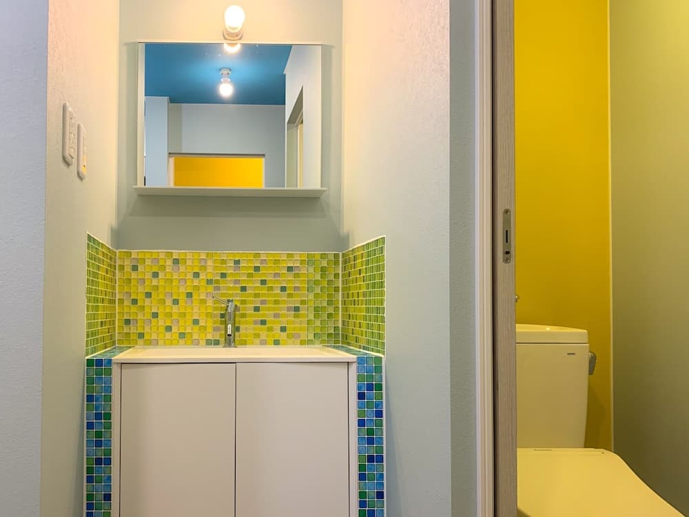 Bathroom sink