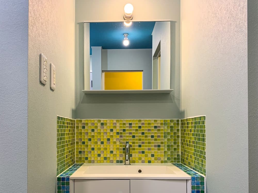 Bathroom sink