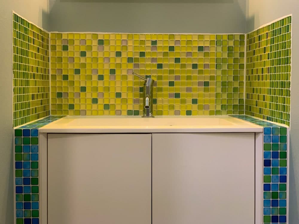 Bathroom sink