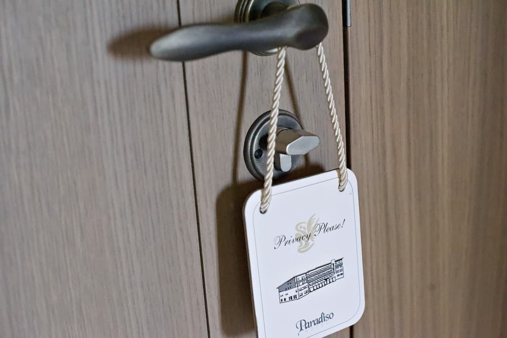 Room amenity