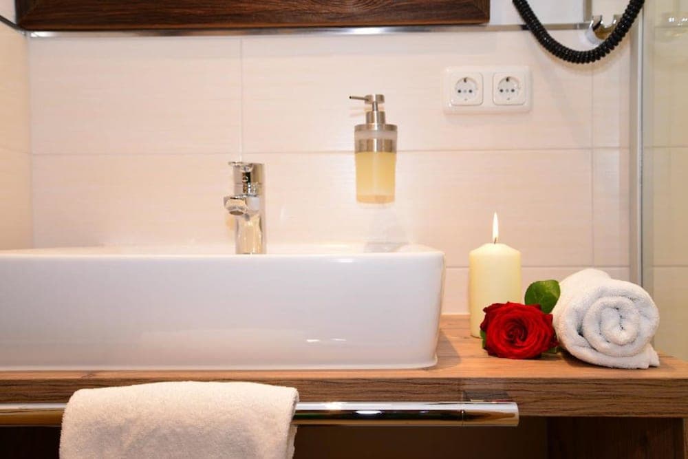 Bathroom amenities