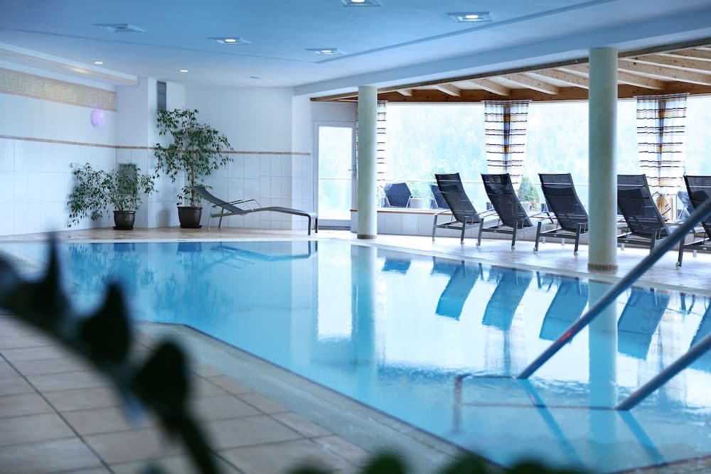 Exercise/lap pool