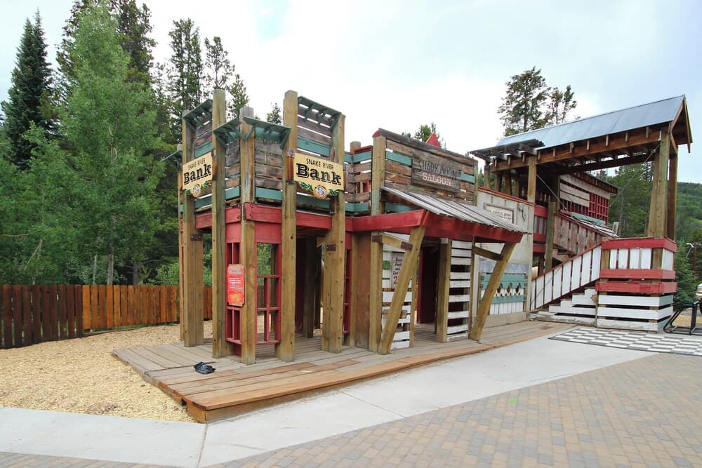 Children's play area - outdoor
