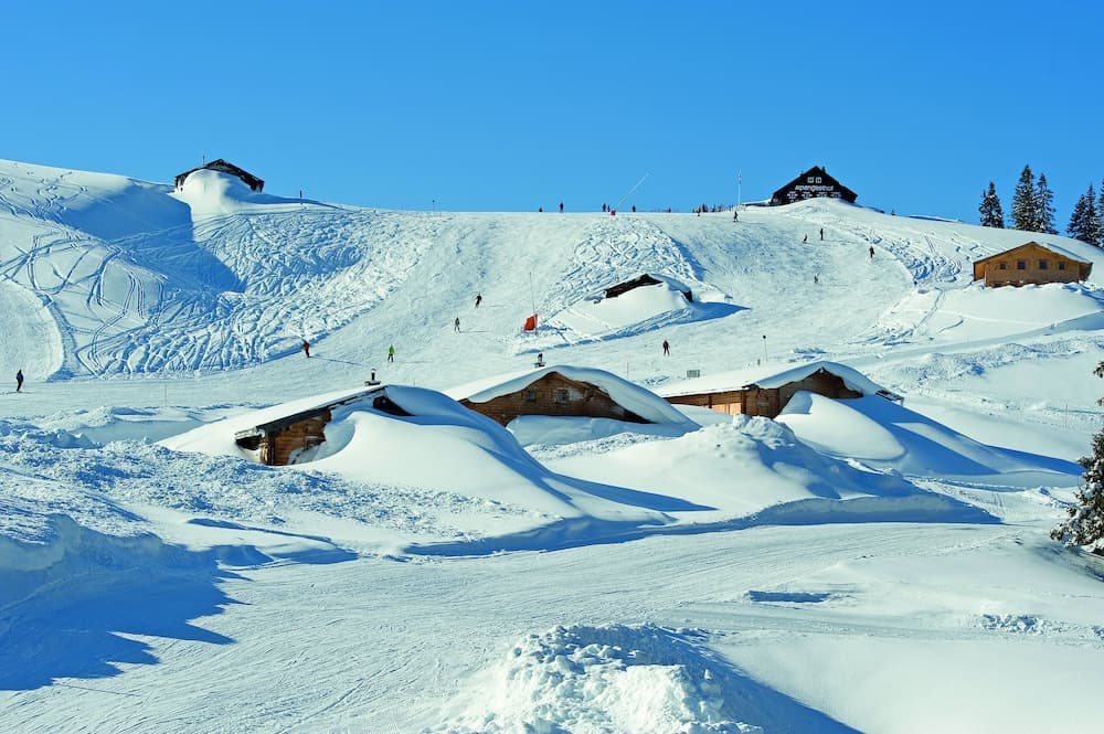 Snow and ski sports