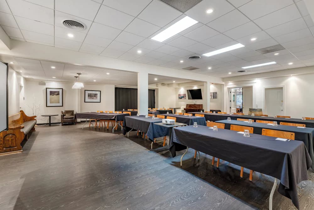 Meeting facility