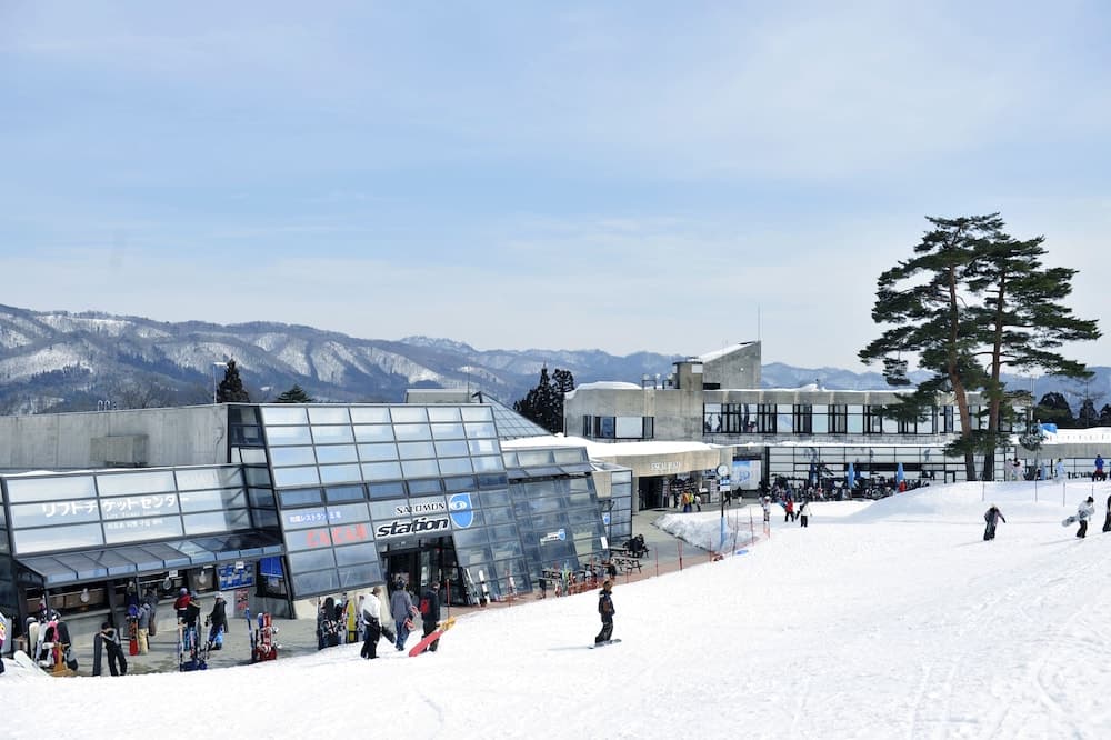 Snow and ski sports
