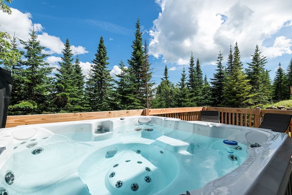 Private spa tub