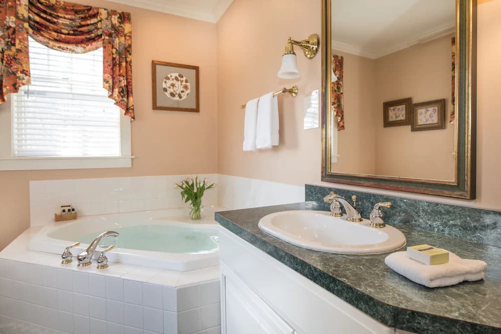 Jetted tub