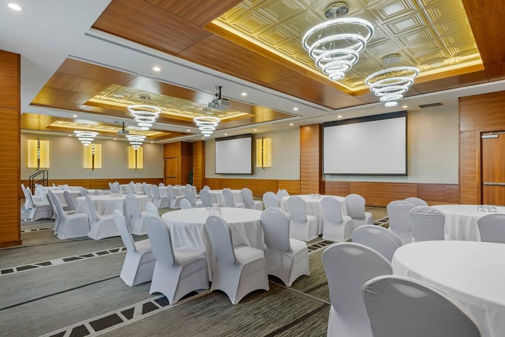 Meeting facility