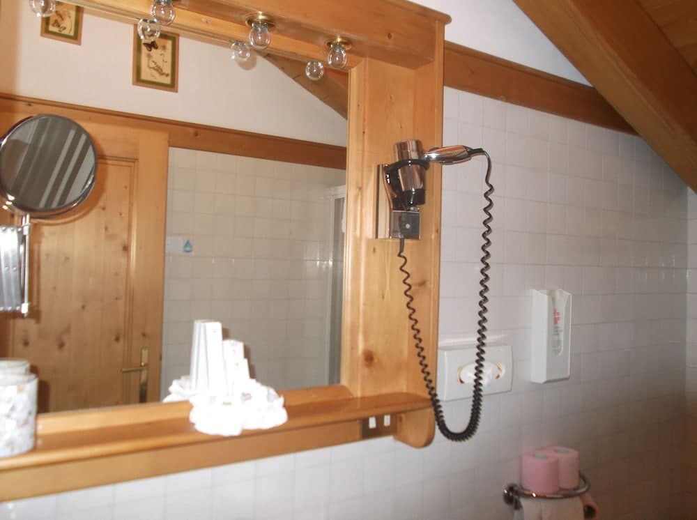 Bathroom amenities