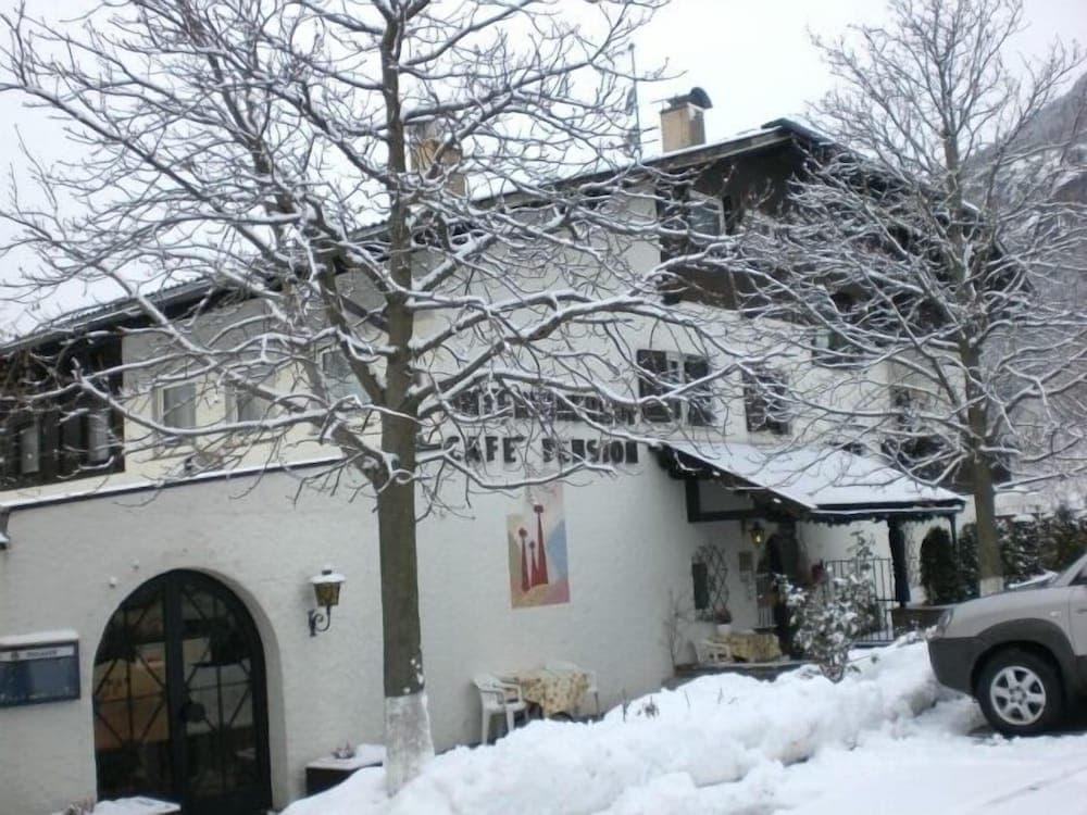 Primary image