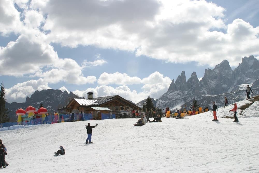 Snow and ski sports