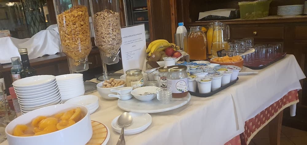 Breakfast meal