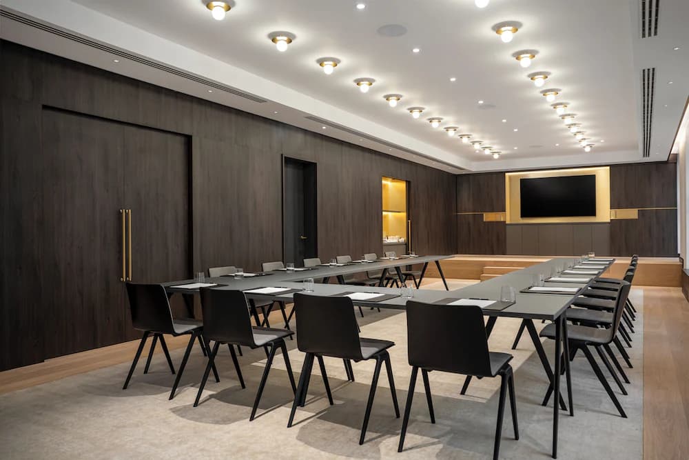 Meeting facility