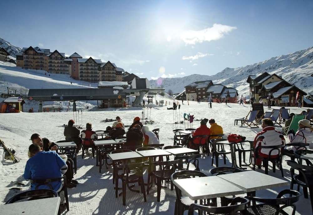 Snow and ski sports
