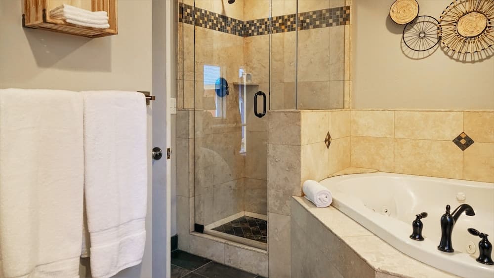 Jetted tub