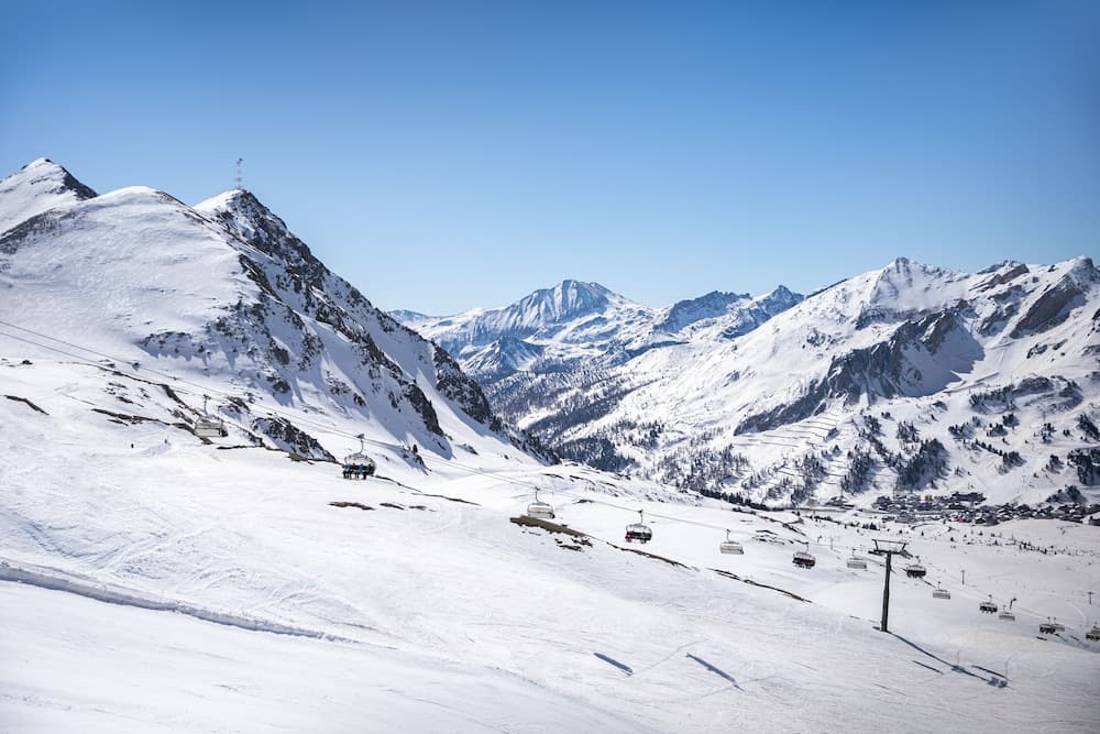 Snow and ski sports