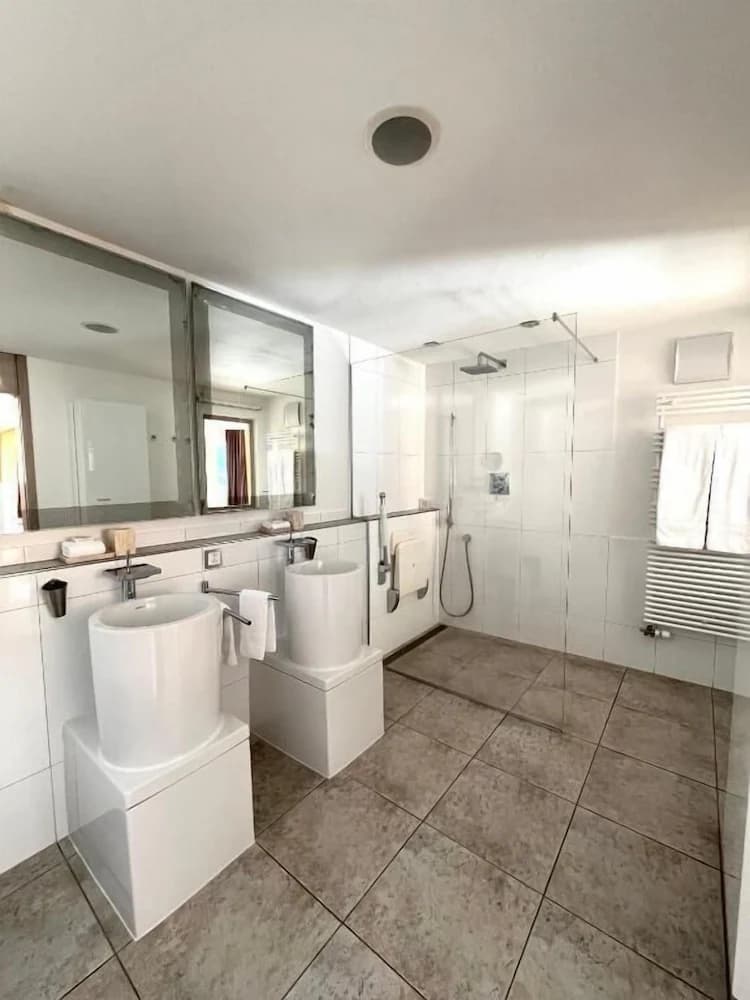 Private spa tub