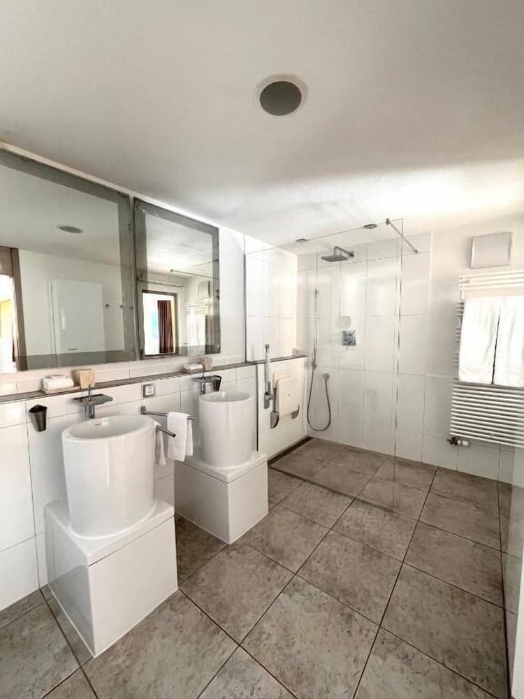 Private spa tub