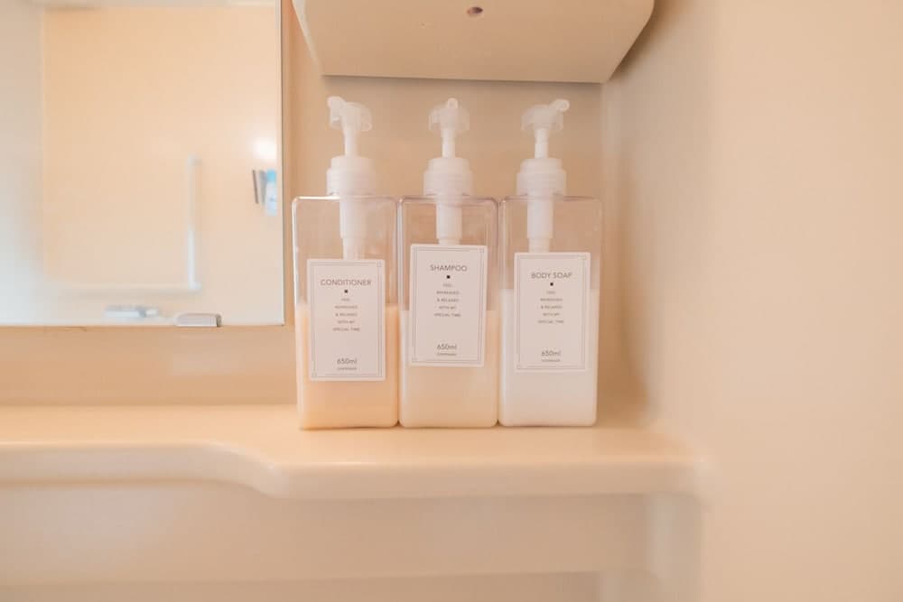 Bathroom amenities