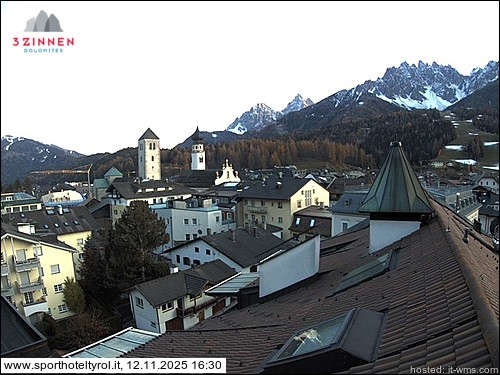 Alta Pusteria - San Candido - Vista sulla Parrocchiale di San Michele
