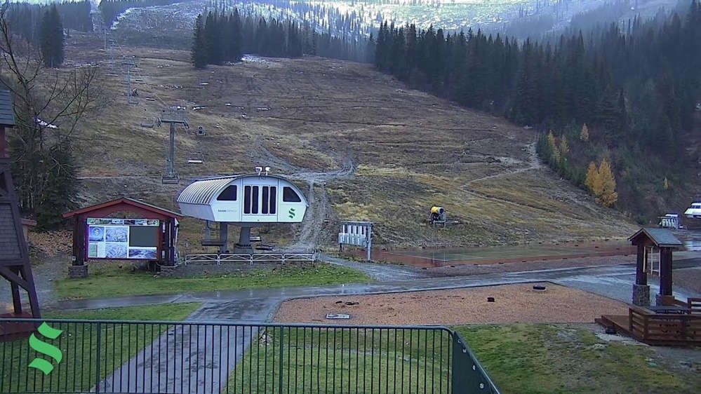 View of the mountain from the Taps Deck