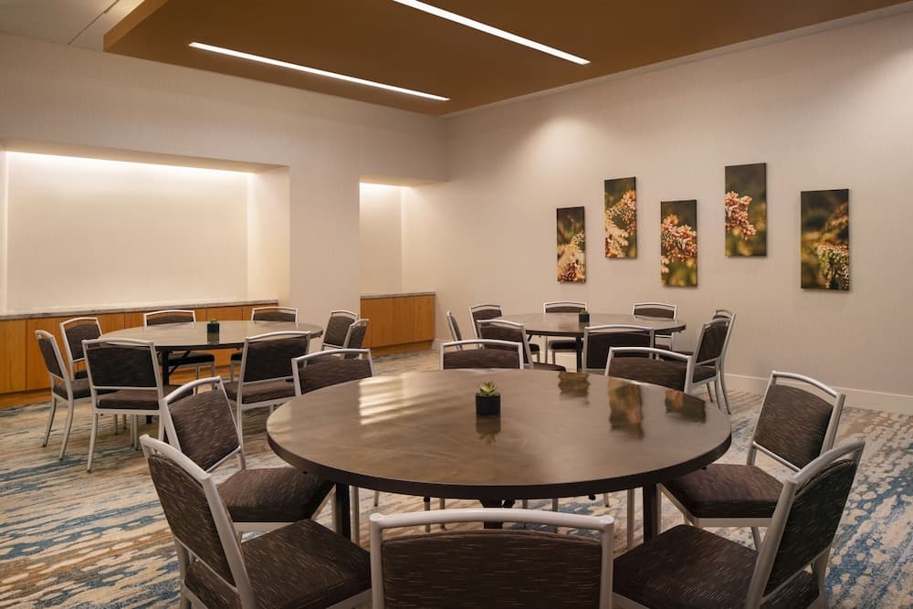 Meeting facility
