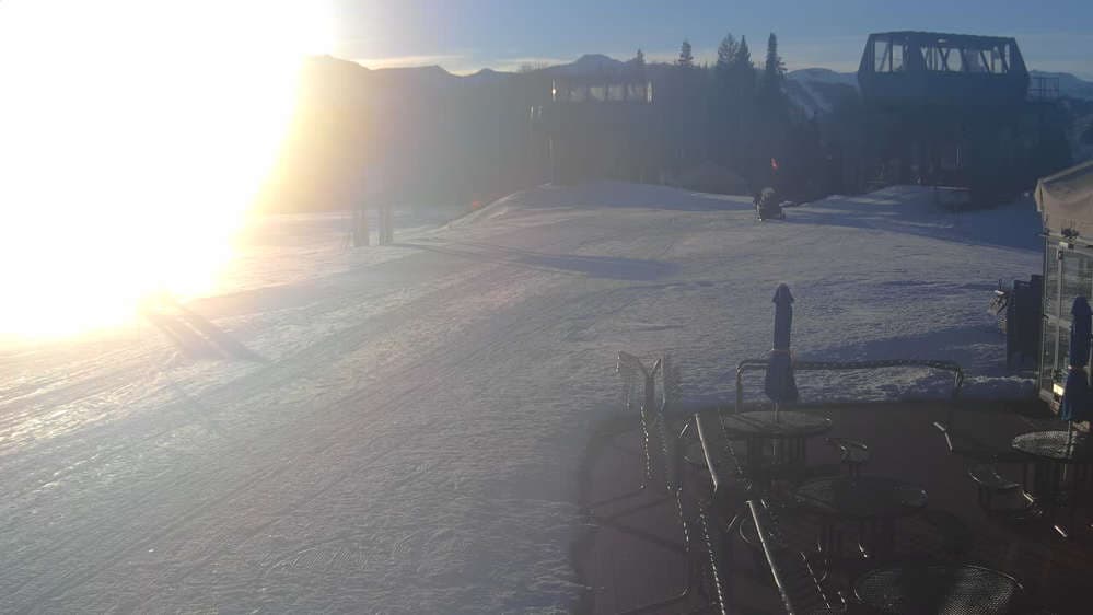 Umbrella Bar at Ten Peaks stream