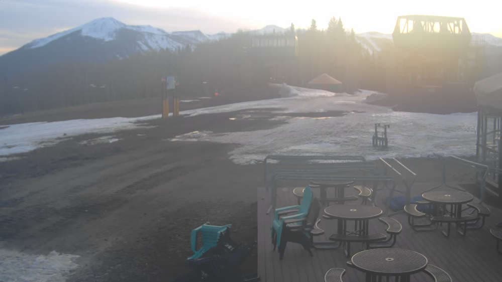 Umbrella Bar at Ten Peaks stream
