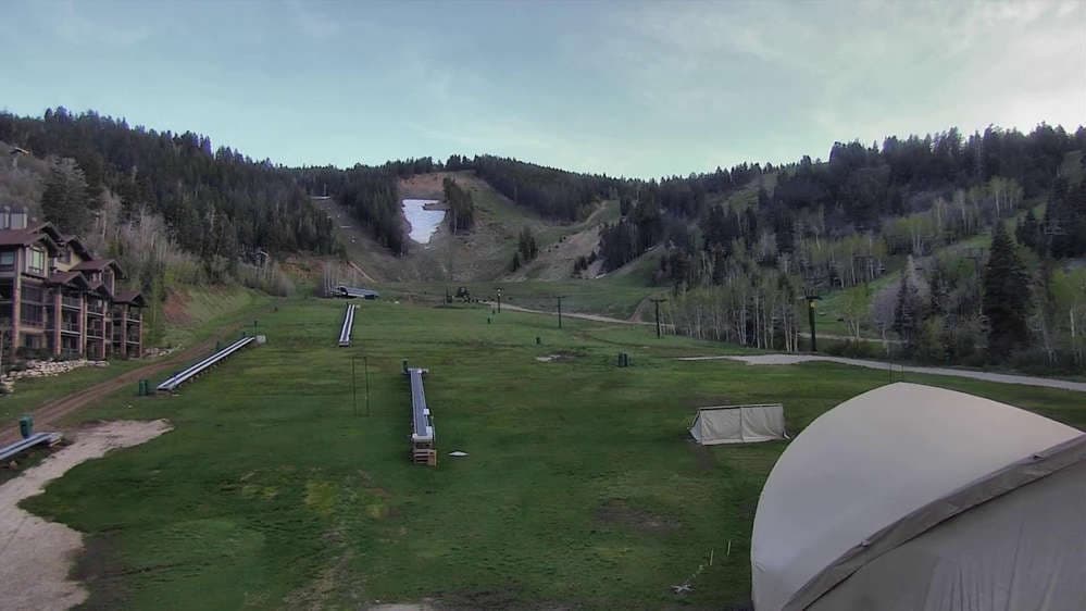 Deer Valley - Snow Park Lodge Cam