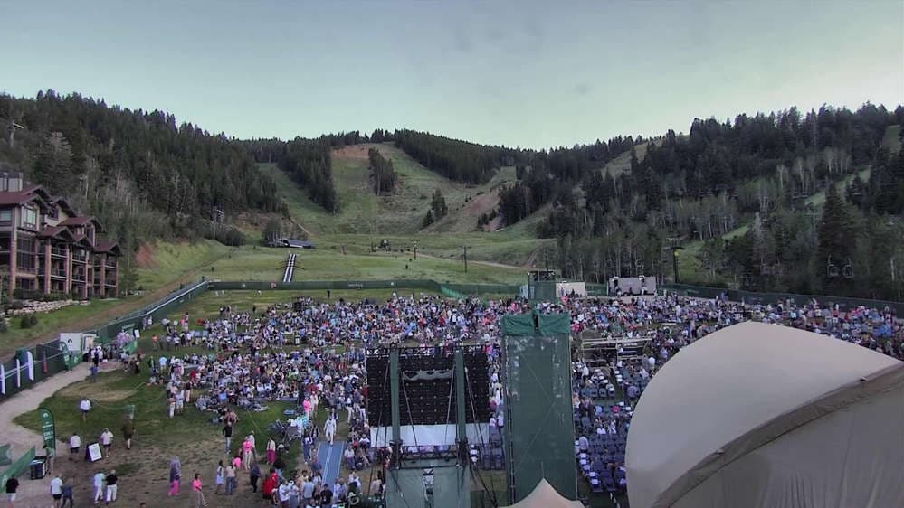 Deer Valley - Snow Park Lodge Cam