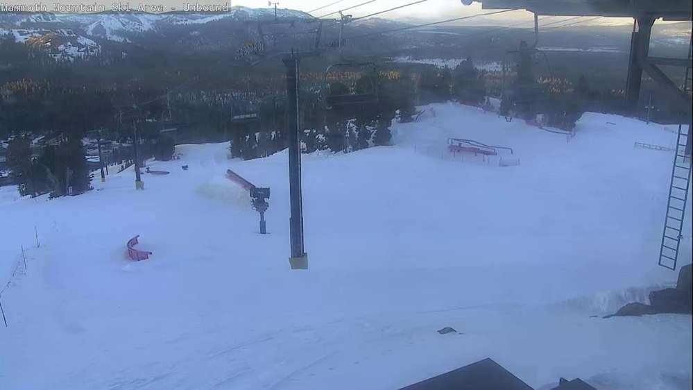 Mammoth Mountain - Unbound Main Discovery Webcam