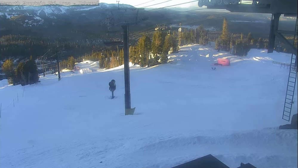 Mammoth Mountain - Unbound Main Discovery Webcam
