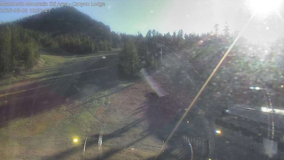 Mammoth Mountain - Canyon Lodge Lincoln Mountain Webcam