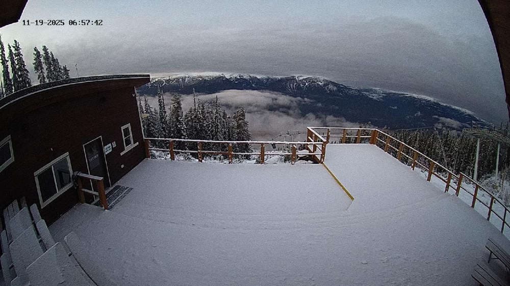 Revelstoke: Top of Upper Gondola Cam